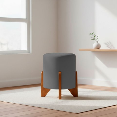 Puff Decorativo Eloah Redondo Assento Extra para Sala Quarto Suede Pufe com Pés de Madeira