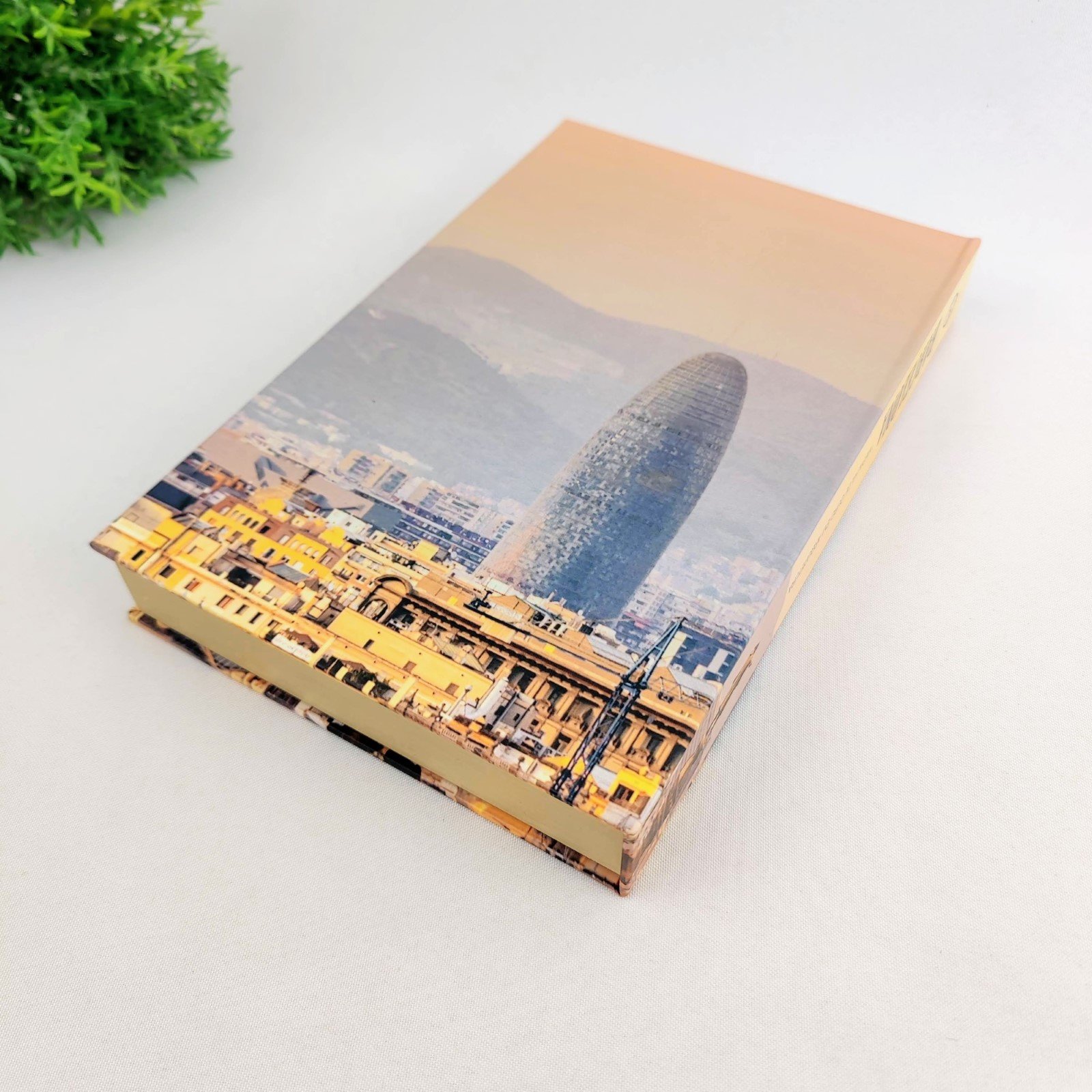 Caixa Livro Decorativa Bege Barcelona 26x17x4cm - 6