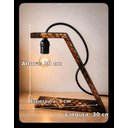 Ver imagem 3 de Luminária Delta, Madeira Maciça Queimada e Verniz Brilhante,127V ,com Designer Moderno e Exclusivo