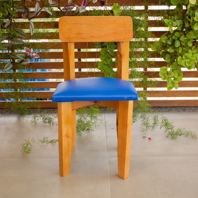 Cadeira Infantil de Madeira com Assento Estofado Azul - 1