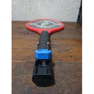Raquete Elétrica Mata Mosquito Insetos - Recarregável - BiVolt 110 - 220