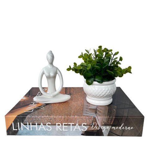 Decoração livro fake + vaso cachepot branco + enfeite mulher