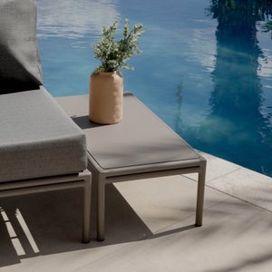 Mesa Lateral com Tampo Alumínio 40x80cm Refúgio CabeCasa MadeiraMadeira