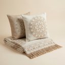 Ver imagem 4 de Kit Manta e Almofadas Decorativas para Sofá Many Bege - Nexta Casa