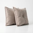 Ver imagem 1 de Kit 2 Almofadas Cheia Boucle Decorativa Moderna Elegante Fibra Siliconada Sala Quarto Poltrona Sofa