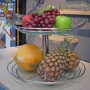 Ver imagem 2 de Fruteira Dupla de Mesa Bancada Aramada com Vidro Redonda Masutti 2 Andares Suporte para Frutas