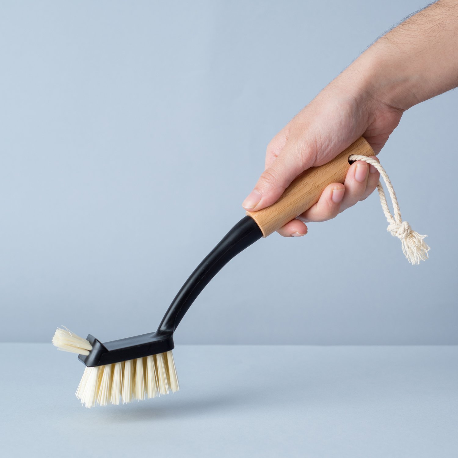 Escova de limpeza duo com cabo de bambu - Oikos - 4