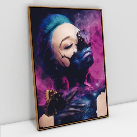 Quadro Decorativo Mulher Intense em Tela Canvas Tacolado Moldura Flutuante 4,5cm Freijó 80 X 120cm