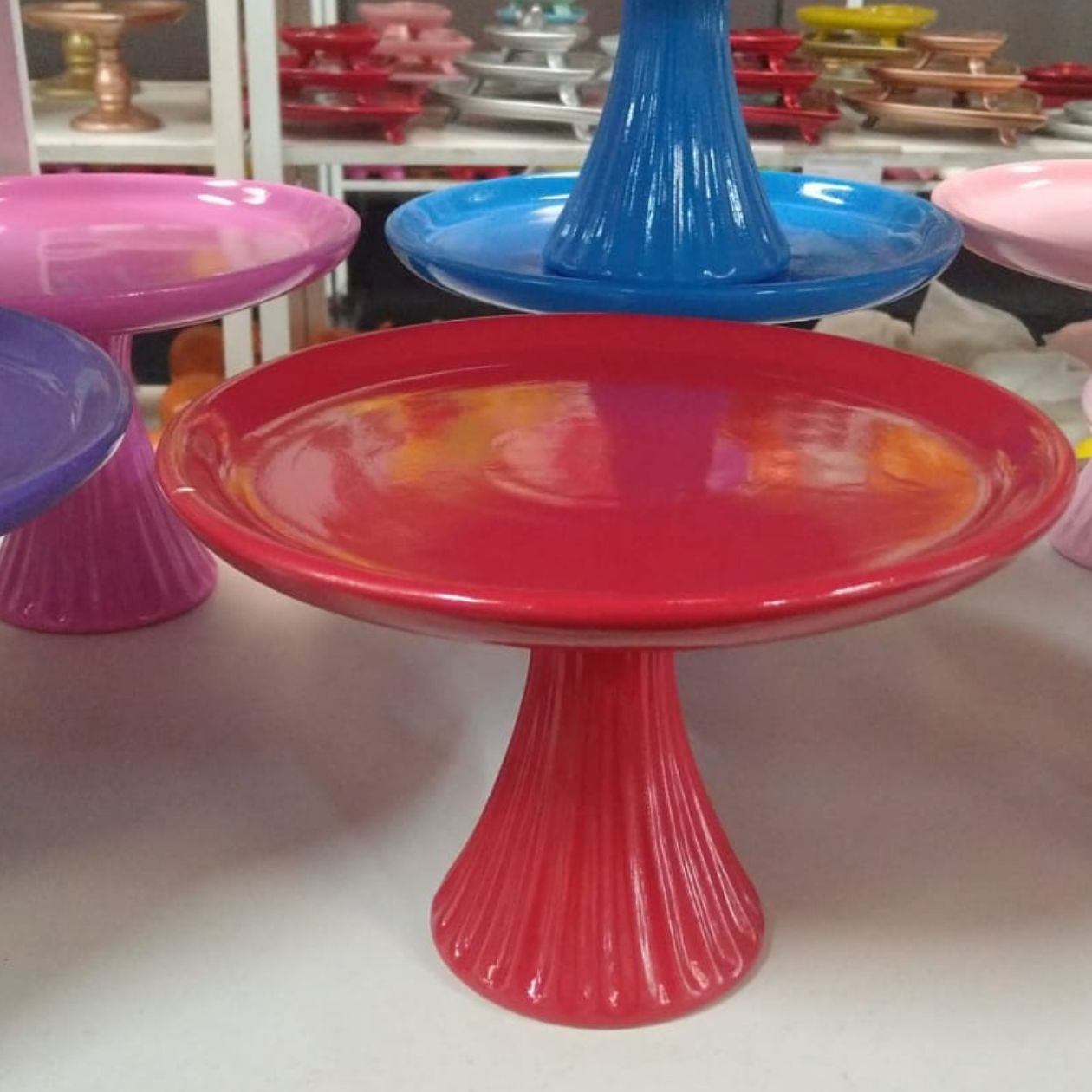 Boleira com Pé Cerâmica para Festas 19 Cm Casa Dami Decor Vermelho