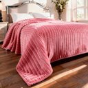 Ver imagem 2 de Manta Cobertor Casal Corttex Luster Canelada 180x220cm Microfibra Antialérgico Super Macio Premium