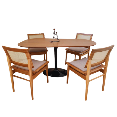 Saarinen Organica Oval Preta 244x137 em freijo Modelar Art Moveis