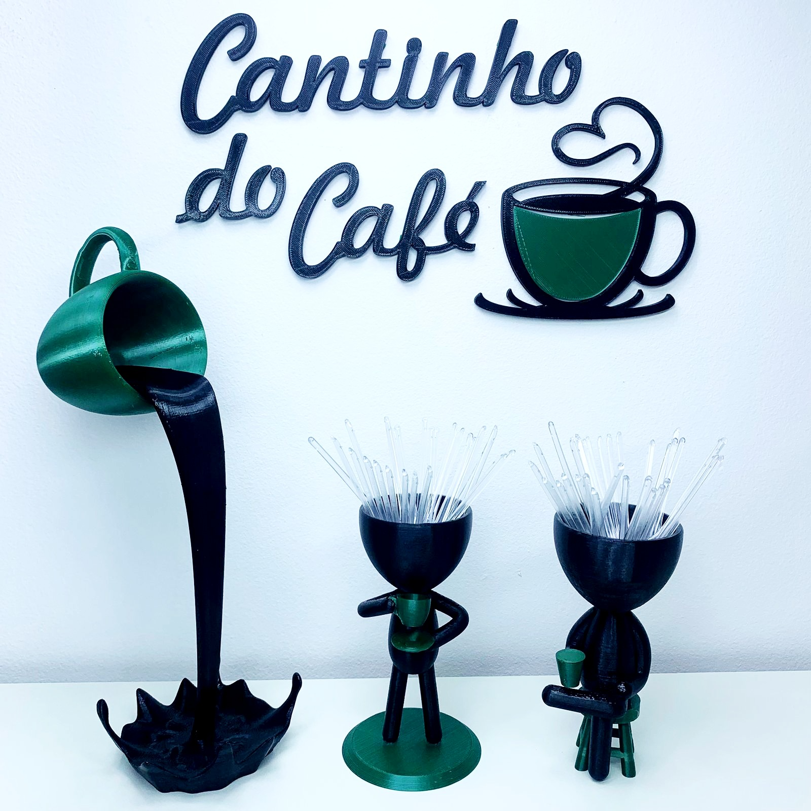 Kit Decorativo Cantinho do Café - Robert Plant Xícara Flutuante e Letreiro - Preto com Verde Militar - 2