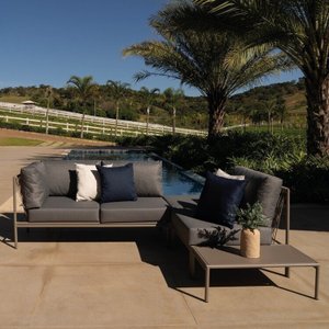 Conjunto Jardim e Varanda 1 Chaise 1 Sofá 1 Puff 1 Mesa Lateral Refúgio CabeCasa MadeiraMadeira