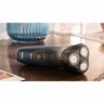 Barbeador Philips Aquatouch Shaver S1121/41 Preto Com Azul Bvolt - 5