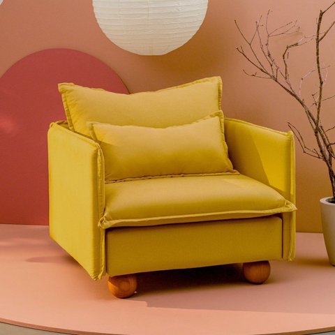 Poltrona com Pé Bolinha Sôma CabeCasa MadeiraOriginals Amarelo Mostarda