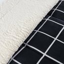 Ver imagem 2 de Edredom Coberdrom Austim Padrão Original Sherpa e Manta - Preto Casa Show Enxovais