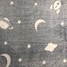 Mantinha Infantil Brilha No Escuro 180X200Cm Foguete Cinza - 3