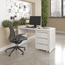 Ver imagem 1 de Escrivaninha Mesa Escritório com Gaveteiro com Rodízio Ficus 135cm CabeCasa MadeiraOriginals Branco