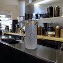 Ver imagem 1 de Garrafa Térmica Prata com Dourado para Café e Chá - 700ml