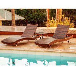 2 Espreguiçadeiras Bona e Mesa em Alumínio para Piscina, Jardim Trama Original - 1