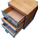 Ver imagem 5 de Mesa de Cabeceira Gaveteiro Industrial Modelo Steampunk - Madeira e Ferro - 3 Gavetas e 4 Rodízios