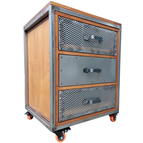 Mesa de Cabeceira Gaveteiro Industrial Modelo Steampunk - Madeira e Ferro - 3 Gavetas e 4 Rodízios