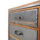 Ver imagem 6 de Mesa de Cabeceira Gaveteiro Industrial Modelo Steampunk - Madeira e Ferro - 3 Gavetas e 4 Rodízios