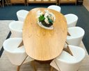 Ver imagem 3 de Mesa de Jantar Orgânica Fusion 220cm Pés em Madeira Maciça Tampo em Cinamomo Cor Mel (apenas a Mesa)