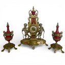 Ver imagem 1 de Trio de Relógio Clássico com Objetos Decorativos Vermelho com Dourado 58x44x19cm e 38x20x13cm