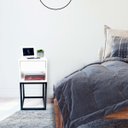 Ver imagem 6 de Kit 2 Mesas Cabeceira Industrial 30cm Branco Gavetas e Nicho Base Metal Preto Lateral Cama