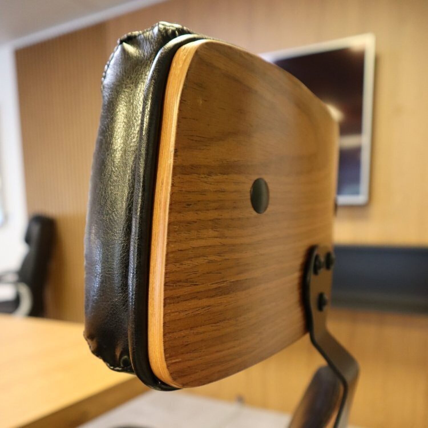 Kit 2 Peças com Mesa Diretor em L e Cadeira Presidente Lisboa - 15