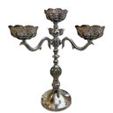 Ver imagem 1 de Candelabro Prateado em Metal e Cristal - 52,5x43x19cm - Design Exclusivo de Candelabro