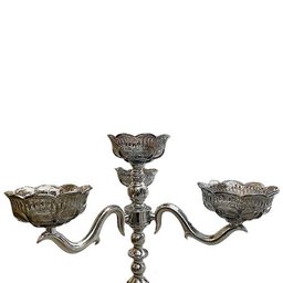 Candelabro Prateado em Metal e Cristal - 52,5x43x19cm - Design Exclusivo de Candelabro - 3
