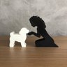 Escultura Decorativa Menina e seu Poodle Vegras Cacheado Preto - 1