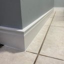 Ver imagem 2 de Kit com 3 Barras Rodapé de Poliestireno 12cmX15mm Sobrepor Frisado 7,2m