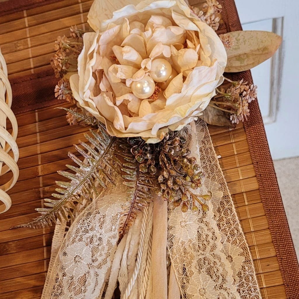 Pendente com Pérolas, Flor e Acabamentos Estilo Secagem 40x15 - 2