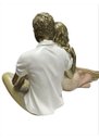 Ver mais imagens de Escultura Familia Decorativa em Resina Pai Mãe e Filho no Colo