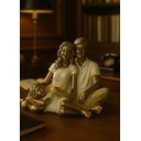 Ver imagem 2 de Escultura Familia Decorativa em Resina Pai Mãe e Filho no Colo