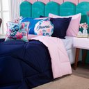 Ver imagem 3 de Kit Edredom Stich Azul Marinho/rosa com Almofadas Solteiro 05 Peças - Dupla Face Percal 300 Fios