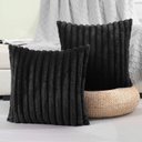 Ver imagem 1 de Kit C/ 2 Capas P/ Almofada em Pelucia Wave Soft 2 Lados – 50x50 Cm - Preto