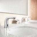 Ver imagem 2 de Kit com 3 Torneira Eletrônica Corrente Alternada Lavatório Mesa Bica Baixa L20 Cromado