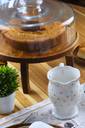 Ver imagem 3 de Boleira Cake Redonda Alta com Pézinho – Madeira de Teca -29,5x29,5x14cm