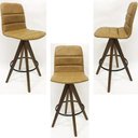 Ver imagem 1 de Kit 3 Banquetas Decorativa Gomada cor Caramelo Base Giratória Madeira - Poltronas do Sul