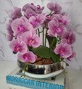 Ver imagem 3 de Arranjo Com 4 Orquídeas Violeta Vaso Prata 28cm