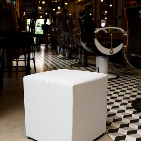 Puff Studio 40x40x40 Cm Courino sem Rodizios