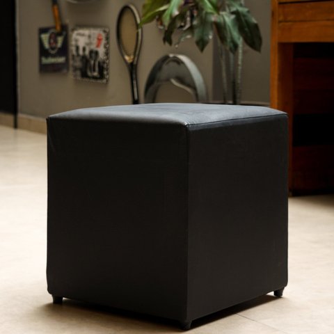 Puff Studio 40x40x40 Cm Courino sem Rodizios