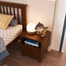 Conjunto de Quarto Solteiro Júlia de Madeira Maciça com Cama de Solteiro e Mesa de Cabeceira - 4