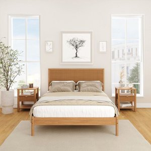 Conjunto Cama Casal com 2 Mesas de Cabeceira Oiti CabeCasa MadeiraOriginals