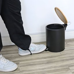 Lixeira de Inox Preta com Tampa de Bambu 5 Litros - Estilo e Funcionalidade - 4