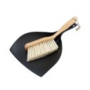 Ver imagem 1 de Escova de Bambu Oikos com Pá Preta para Limpeza